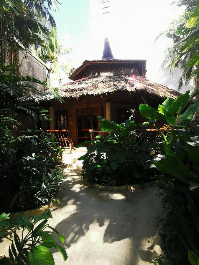 Готель Reddoorz Premium @ Nigi Nigi Nu Noos Station 2 Boracay Balabag  Екстер'єр фото