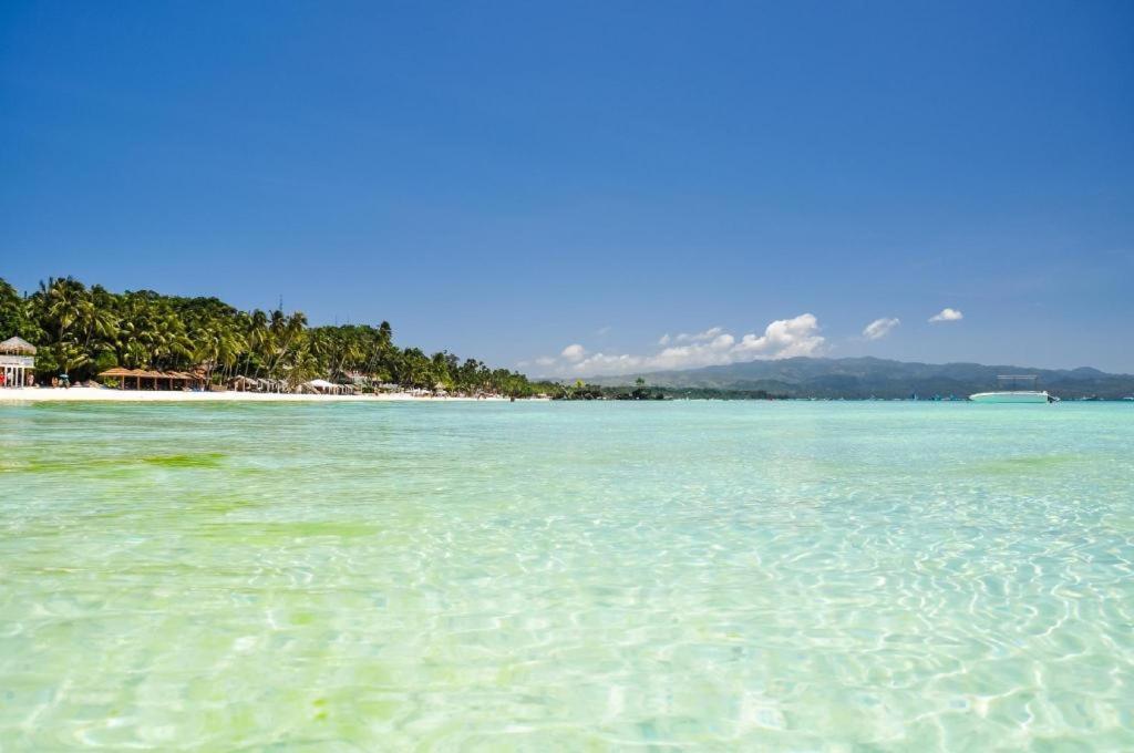 Готель Reddoorz Premium @ Nigi Nigi Nu Noos Station 2 Boracay Balabag  Екстер'єр фото